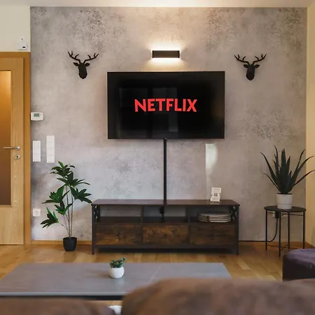 Alpstay Platzhirsch - Modern 2-bedroom Family With Garden *