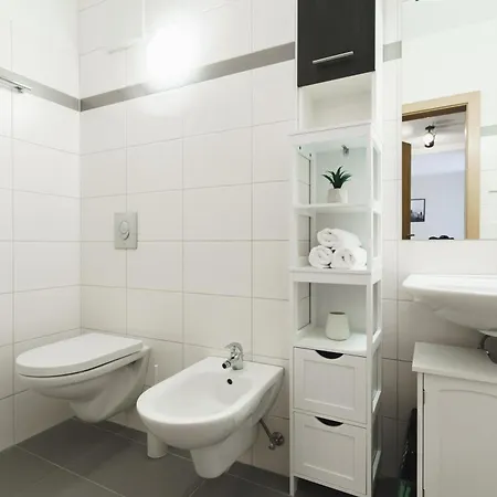 Alpstay Platzhirsch - Modern 2-bedroom Family With Garden Apartment