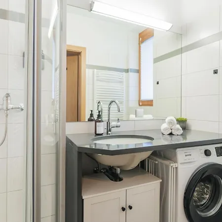 Apartment Alpstay Platzhirsch - Modern 2-bedroom Family With Garden