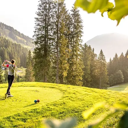 Alpstay Platzhirsch - Ski-in & Ski-out *