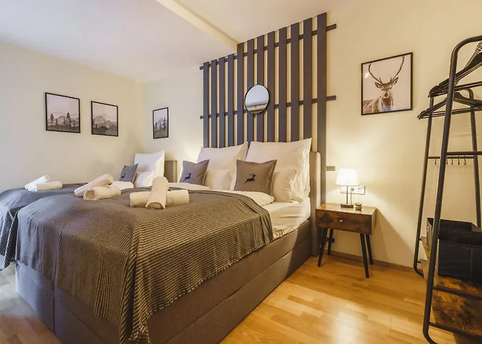 Alpstay Platzhirsch - Modern 2-bedroom Family With Garden Apartment